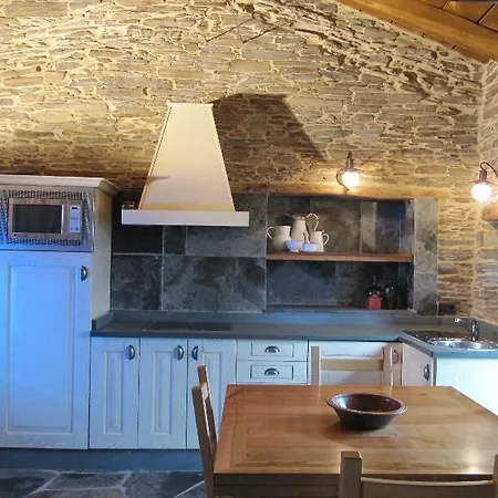 Casas De Outeiro *
