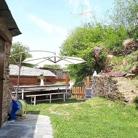 Casas De Outeiro *