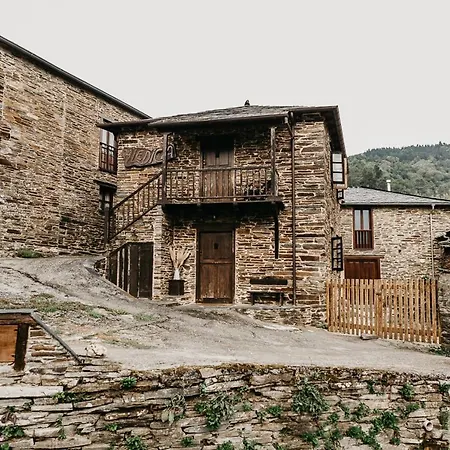 Casas De Outeiro