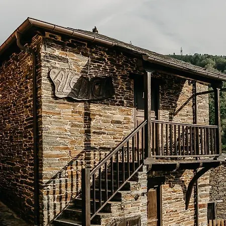 Casas De Outeiro