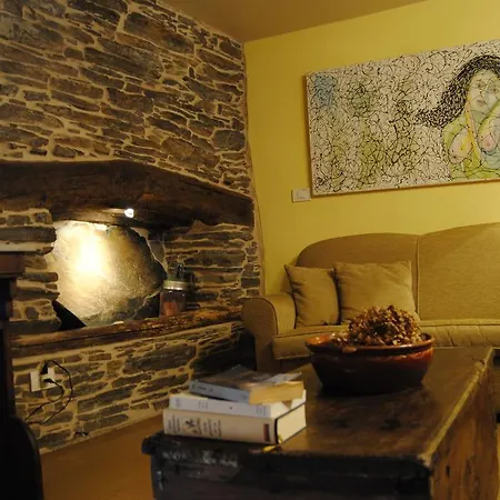 Casas De Outeiro * Samos