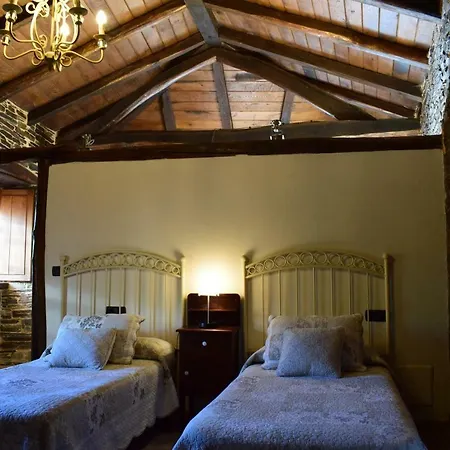 Casas De Outeiro