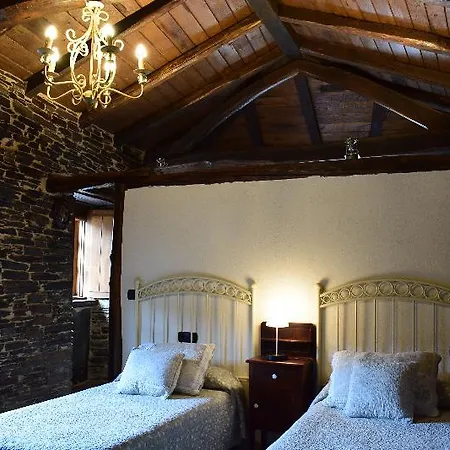 Casas De Outeiro Samos