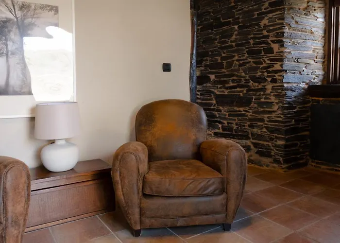 Casas De Outeiro *