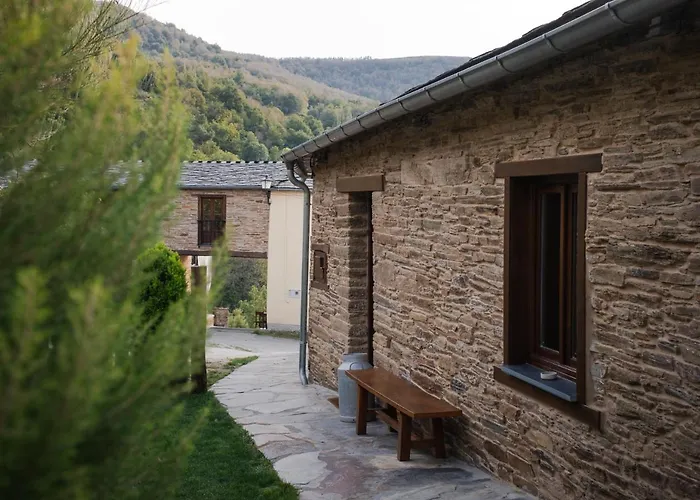 Casas De Outeiro Samos