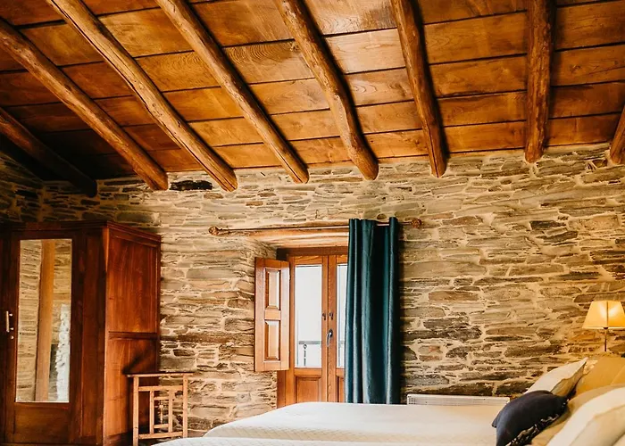 Casas De Outeiro *