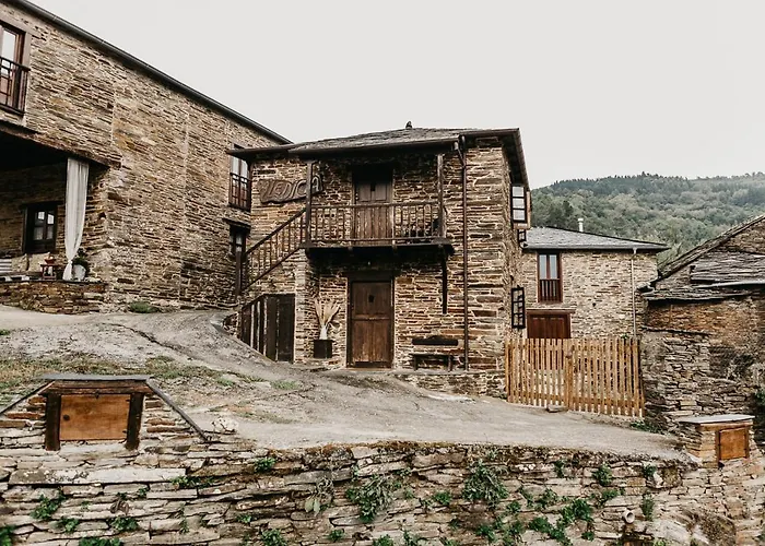 Casas De Outeiro