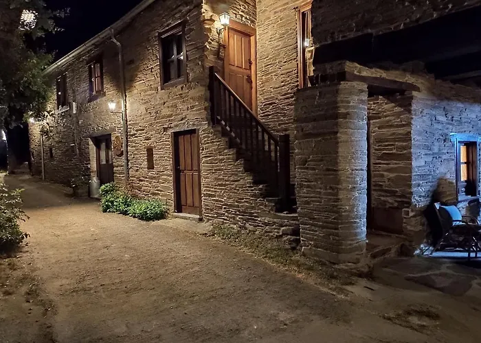 Casas De Outeiro * Samos