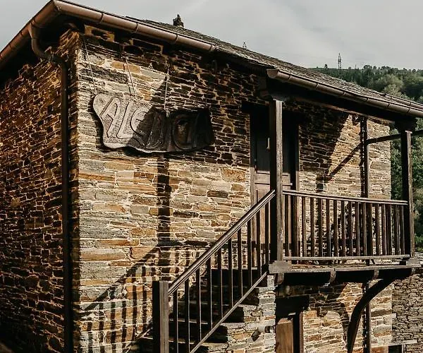Casas De Outeiro