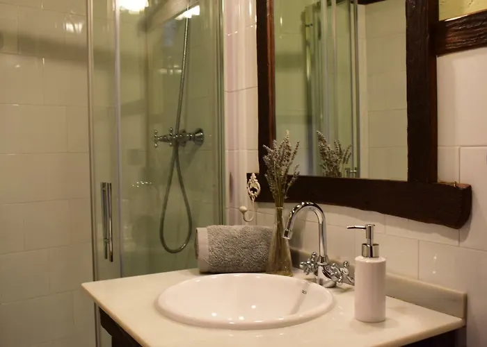 Casas De Outeiro * Samos